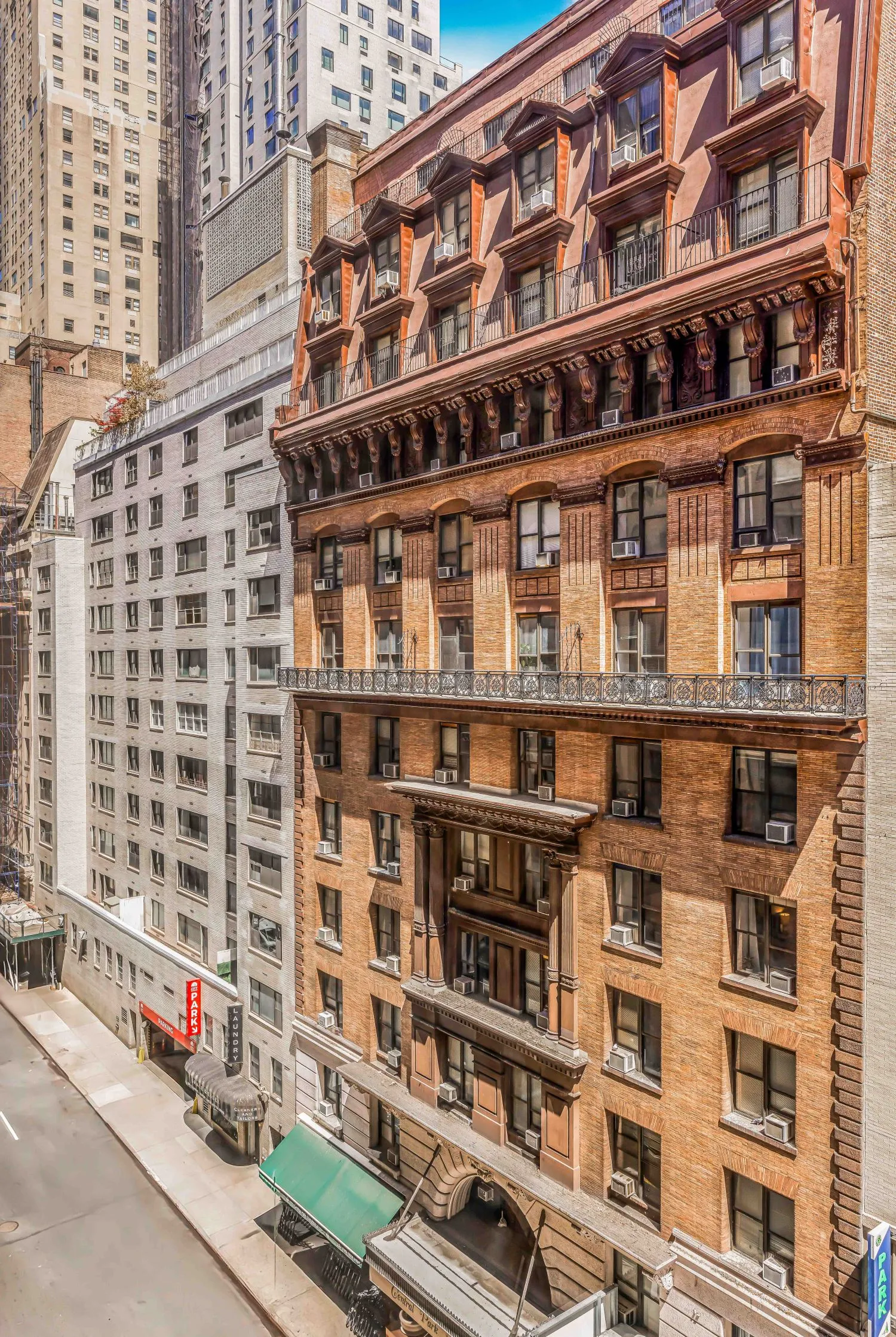 100 W 58th St Work