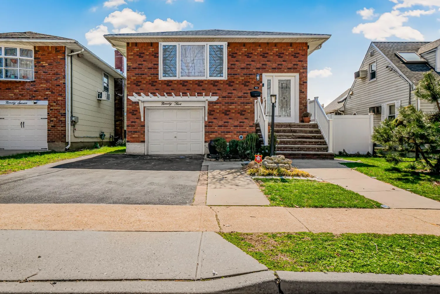 95 Foster Ave Valley Stream, NY 11580